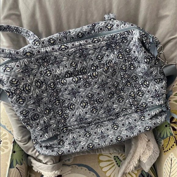 Vera Bradley Deluxe Travel Tote bag - Picture 3 of 5